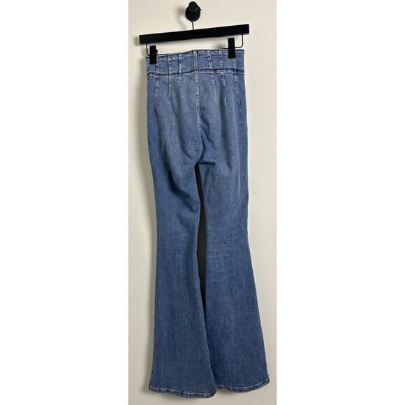 FREE PEOPLE We The Free Jayde Flare Jeans in Wash Sunburst Blue Size US 25 - Picture 7 of 12
